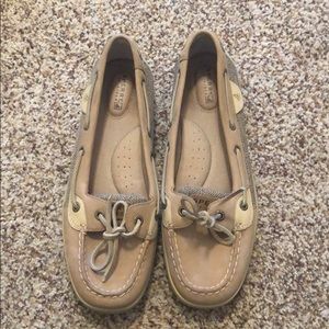 SPERRY—boat shoes